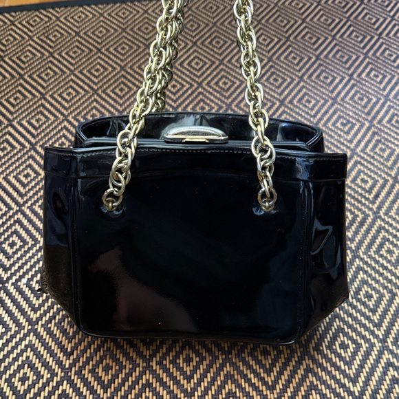 Vintage MEYERS Black Patent Leather Handbag with gold chain handles & clasp - Picture 2 of 11